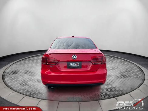 Used 2013 Volkswagen Jetta GLI Autobahn image 4