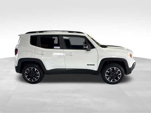 Used 2023 Jeep Renegade Latitude AWD/4WD image 7