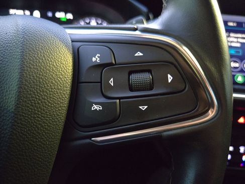 Used 2021 Buick Envision Essence w/ Technology Package I FWD image 29