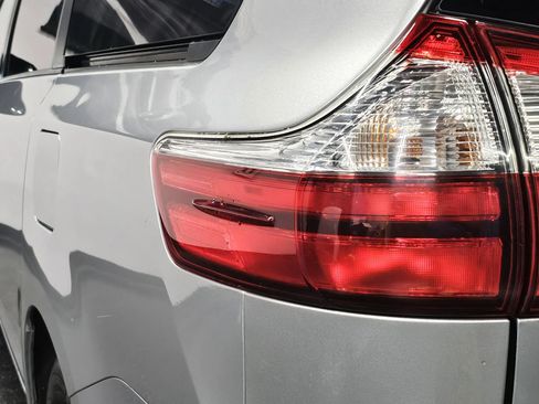 Used 2016 Toyota Sienna LE FWD image 23