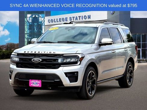 Used 2024 Ford Expedition Limited image 2