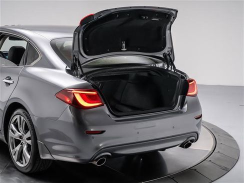 Used 2018 INFINITI Q70 L 3.7 image 10