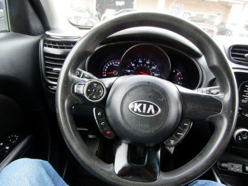 Used 2016 Kia Soul FWD image 10
