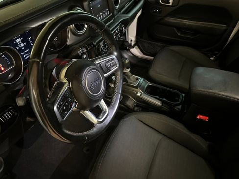 Certified 2020 Jeep Wrangler Unlimited Sahara w/ Safety Group image 9