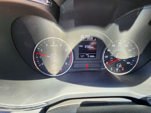 Used 2017 Kia Forte LX image 11