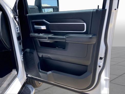 Used 2025 RAM 2500 Big Horn AWD/4WD image 22