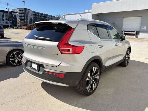 Used 2023 Volvo XC40 B5 Ultimate w/ Protection Package Premier image 9