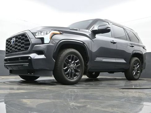 Used 2023 Toyota Sequoia Platinum image 12