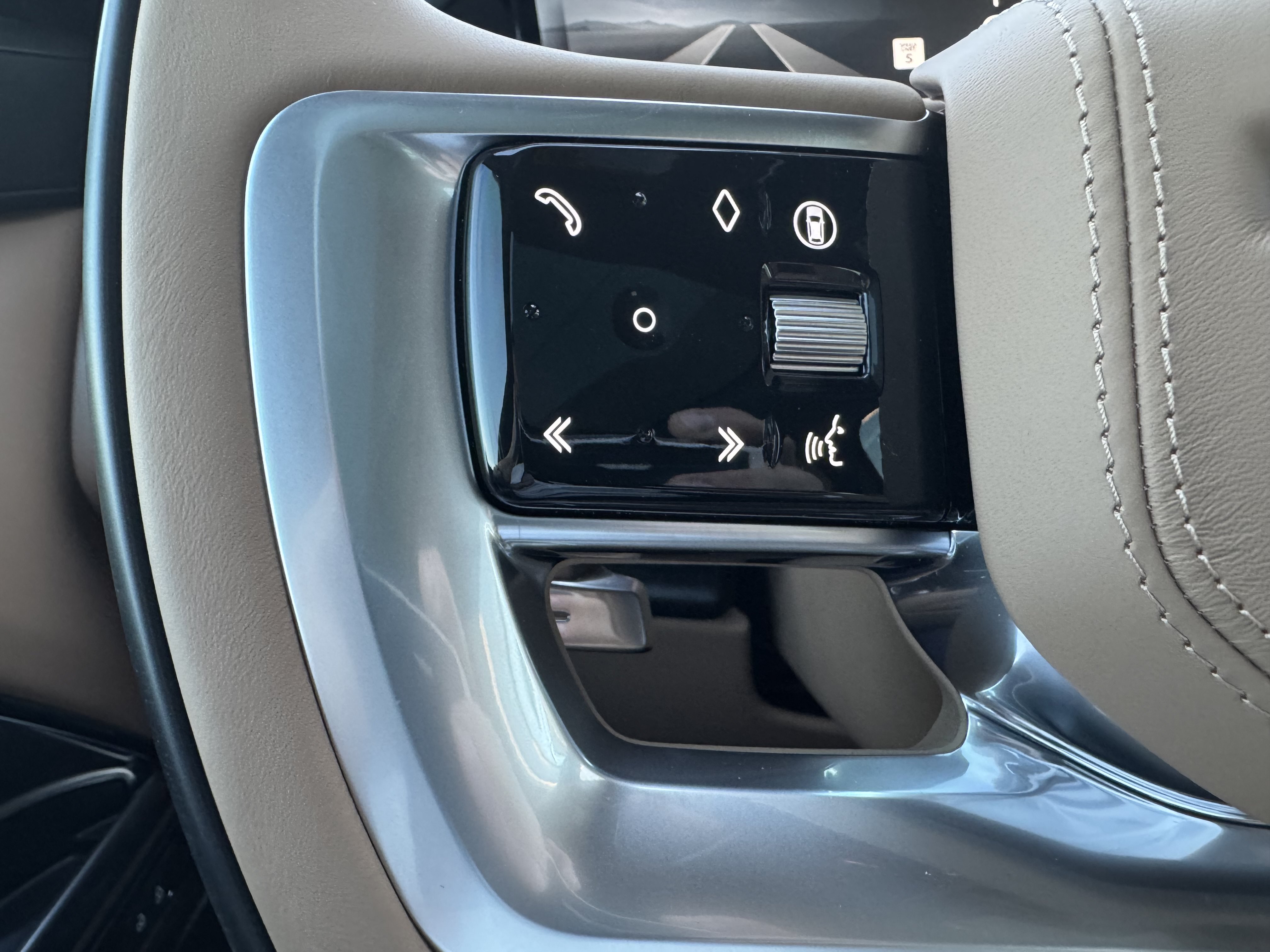 New 2027 Land Rover Range Rover SE AWD/4WD image 16