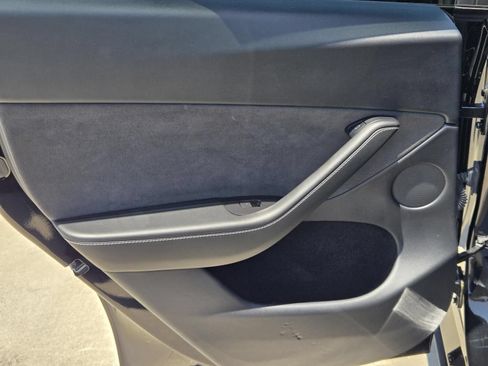 Used 2023 Tesla Model Y AWD image 23