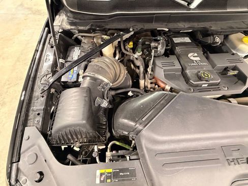 Used 2019 RAM 2500 Laramie w/ Black Appearance Package AWD/4WD image 53
