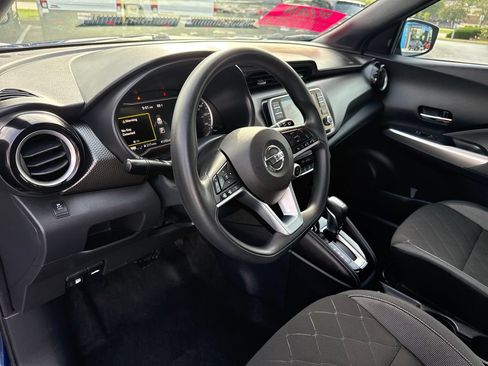 Used 2018 Nissan Kicks SV FWD image 14
