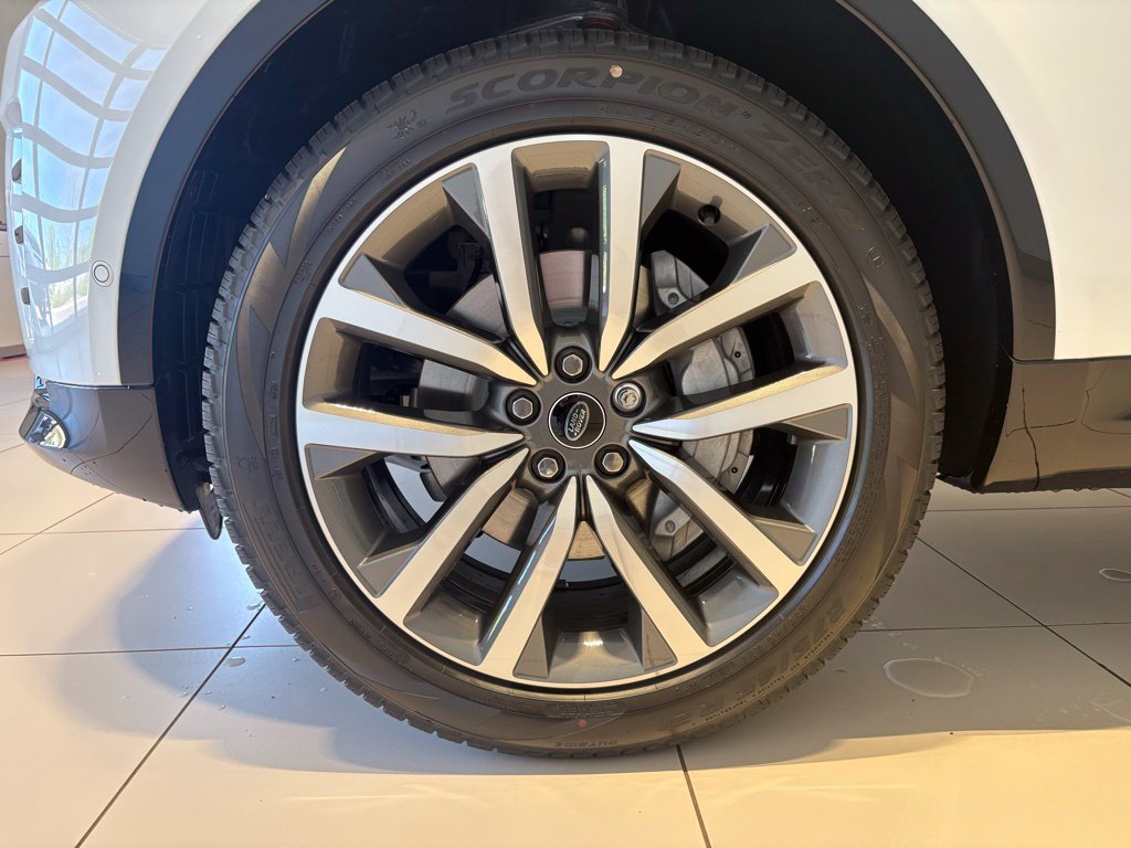 New 2026 Land Rover Discovery Dynamic SE AWD/4WD image 10
