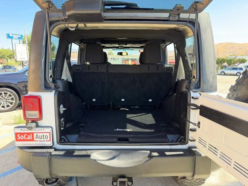 Used 2015 Jeep Wrangler Unlimited Sport w/ Quick Order Package 24S AWD/4WD image 22