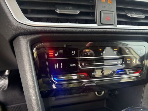 New 2026 Volkswagen Taos SEL AWD/4WD image 33