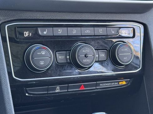 Used 2021 Volkswagen Atlas SEL Premium image 40