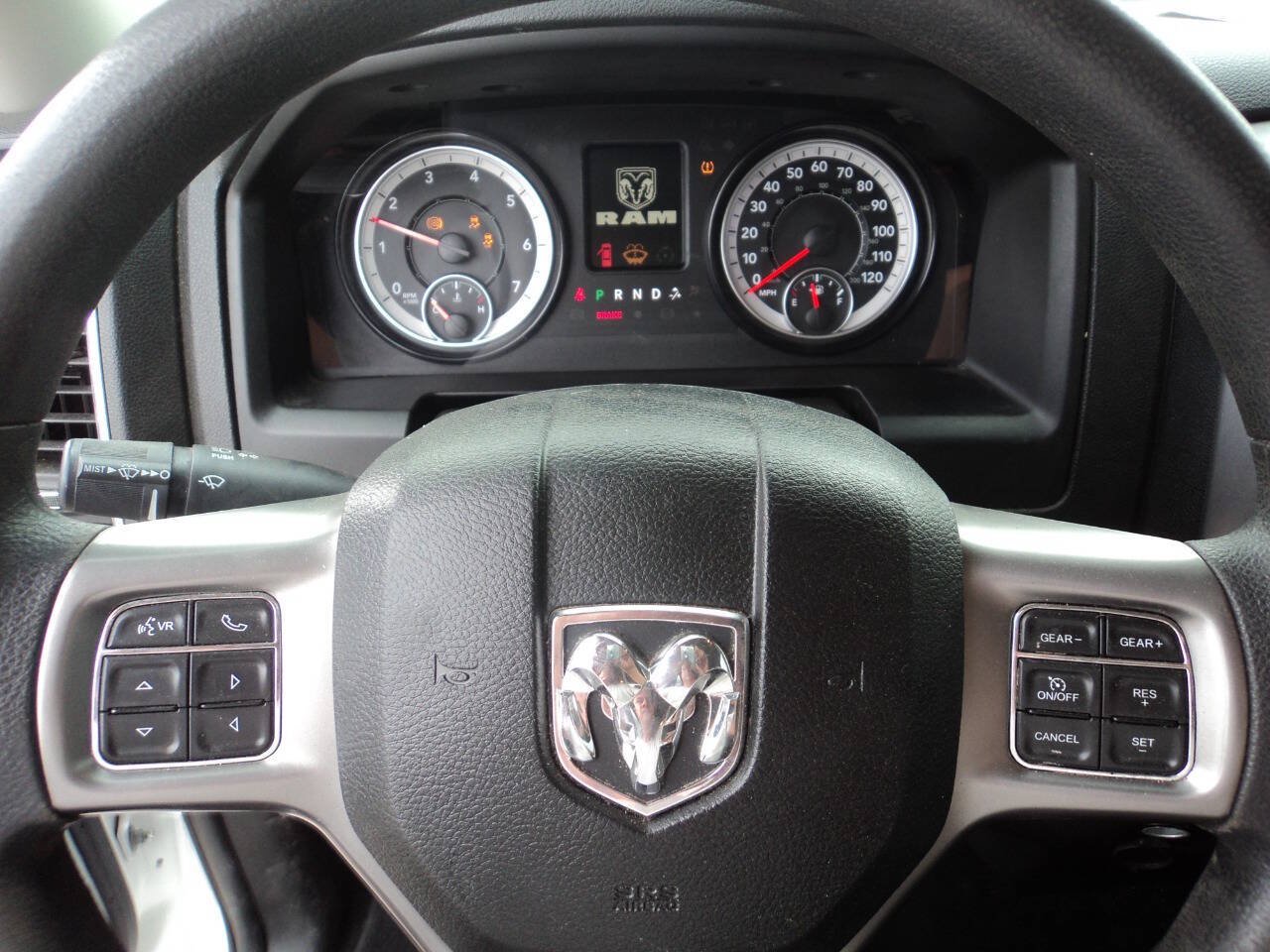 Used 2022 RAM 1500 Classic SLT RWD image 9