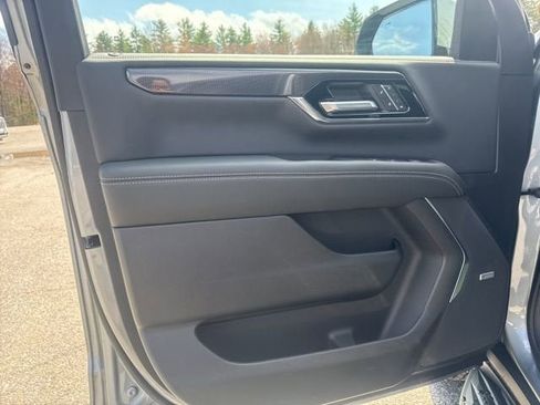 New 2026 GMC Yukon Elevation w/ Elevation Premium Package AWD/4WD image 10