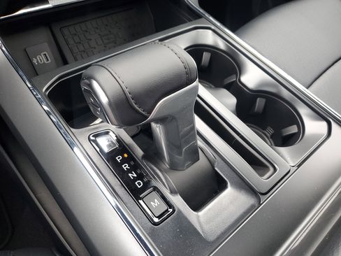 New 2025 Ford F150 Lariat w/ Equipment Group 502A High image 32