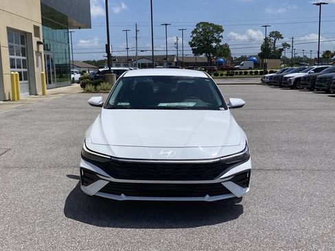 New 2026 Hyundai Elantra SE FWD image 3