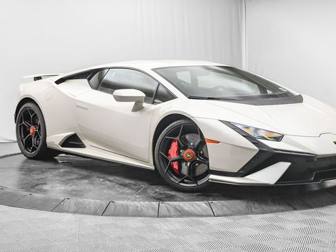 Used 2023 Lamborghini Huracan Tecnica image 1