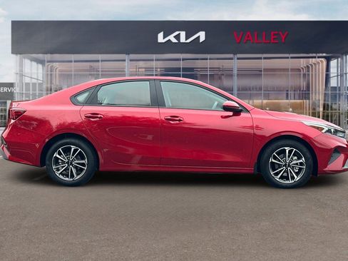 Used 2024 Kia Forte LXS image 3