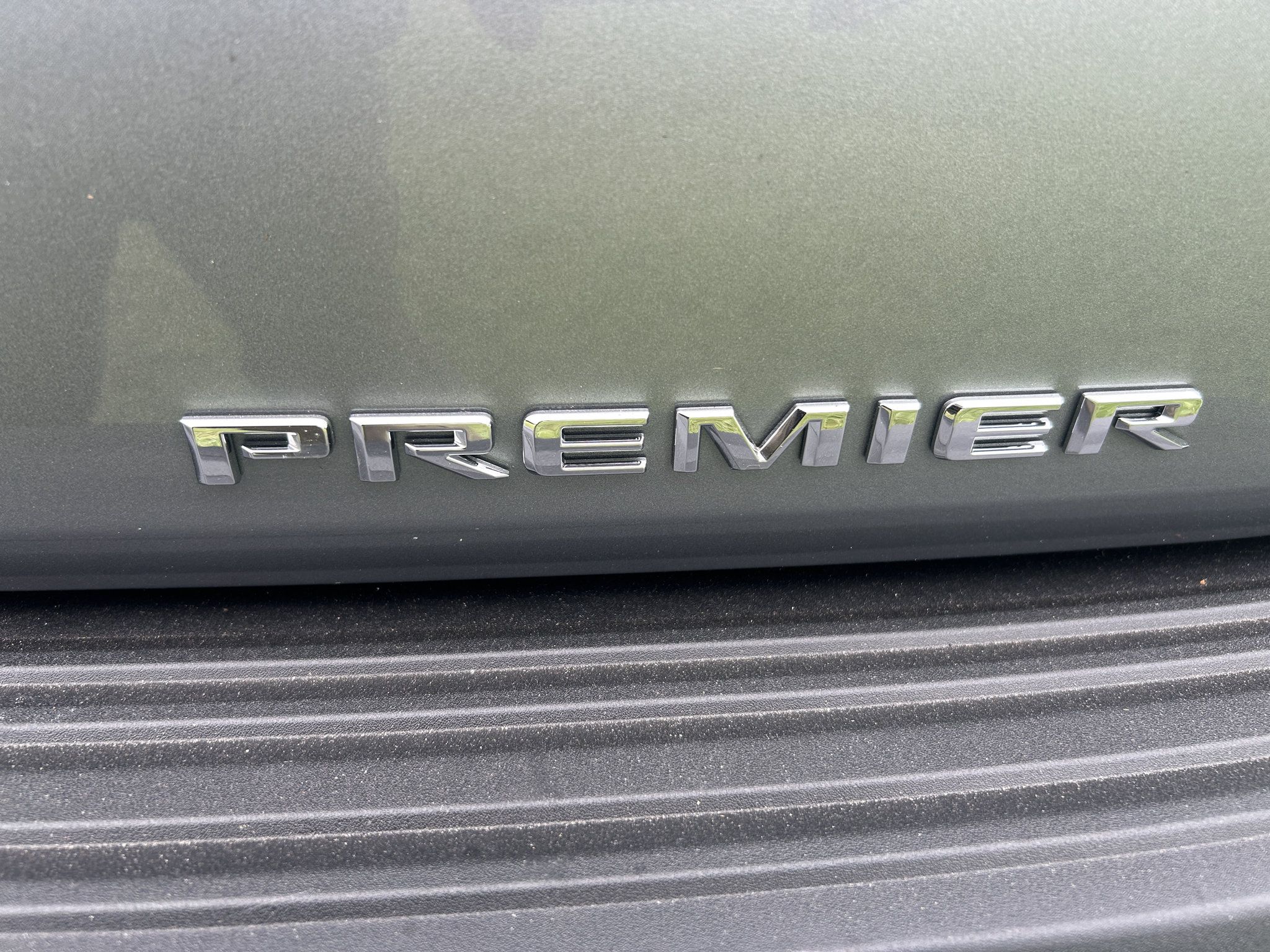 Used 2026 Chevrolet Tahoe Premier w/ Sun And Tow Package AWD/4WD image 6