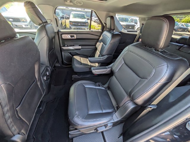 Used 2023 Ford Explorer Limited w/ Limited Technology Package AWD/4WD image 20