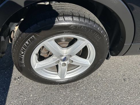 Used 2018 Ford Explorer XLT w/ Equipment Group 201A image 30