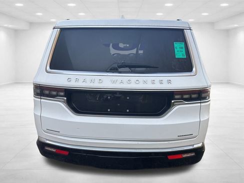 Used 2023 Jeep Grand Wagoneer Series II image 5
