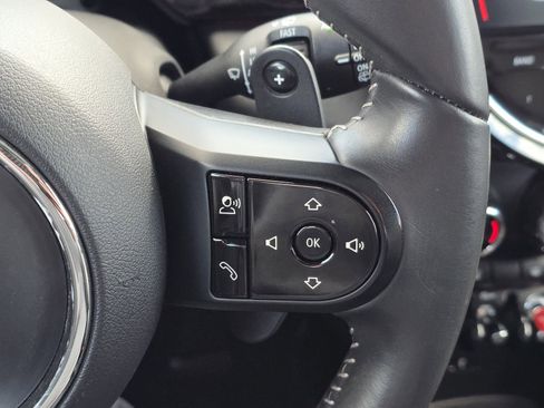 Used 2023 MINI Cooper S w/ Premium Package image 26