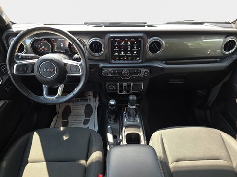 Used 2022 Jeep Wrangler Unlimited Sahara w/ Cold Weather Group AWD/4WD image 9