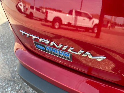 Used 2024 Ford Edge Titanium AWD/4WD image 36