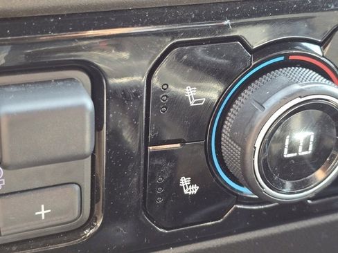 Used 2022 Chevrolet Silverado 1500 LT image 5