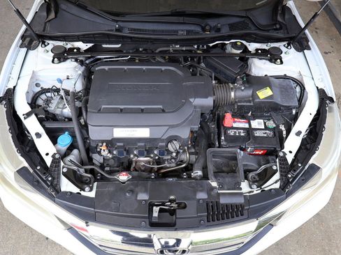 Used 2016 Honda Accord Touring image 12