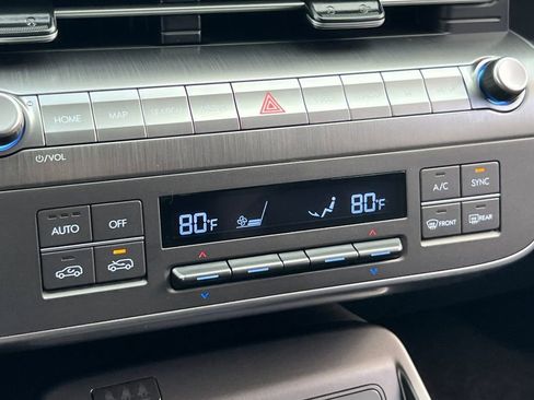 New 2026 Hyundai Kona SEL Premium image 18