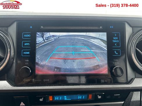 Used 2016 Toyota Tacoma TRD Sport image 21