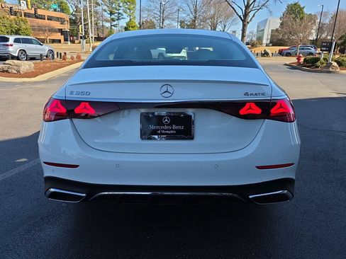 Used 2026 Mercedes-Benz E 350 4MATIC Sedan image 4