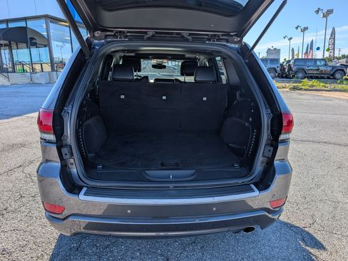 Used 2020 Jeep Grand Cherokee Altitude AWD/4WD image 12