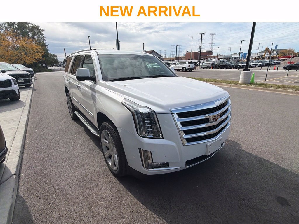 Used 2018 Cadillac Escalade Luxury AWD/4WD image 1