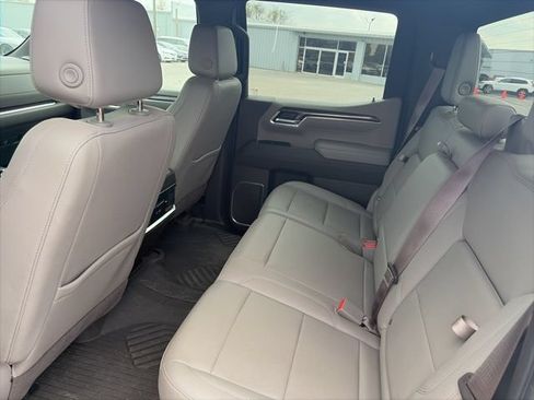 Used 2023 Chevrolet Silverado 1500 LTZ AWD/4WD image 11