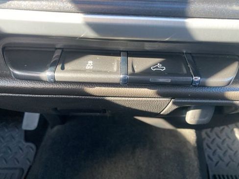 Used 2014 GMC Sierra 1500 SLE image 18