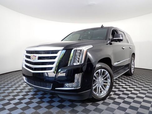 Used 2019 Cadillac Escalade 4WD image 2