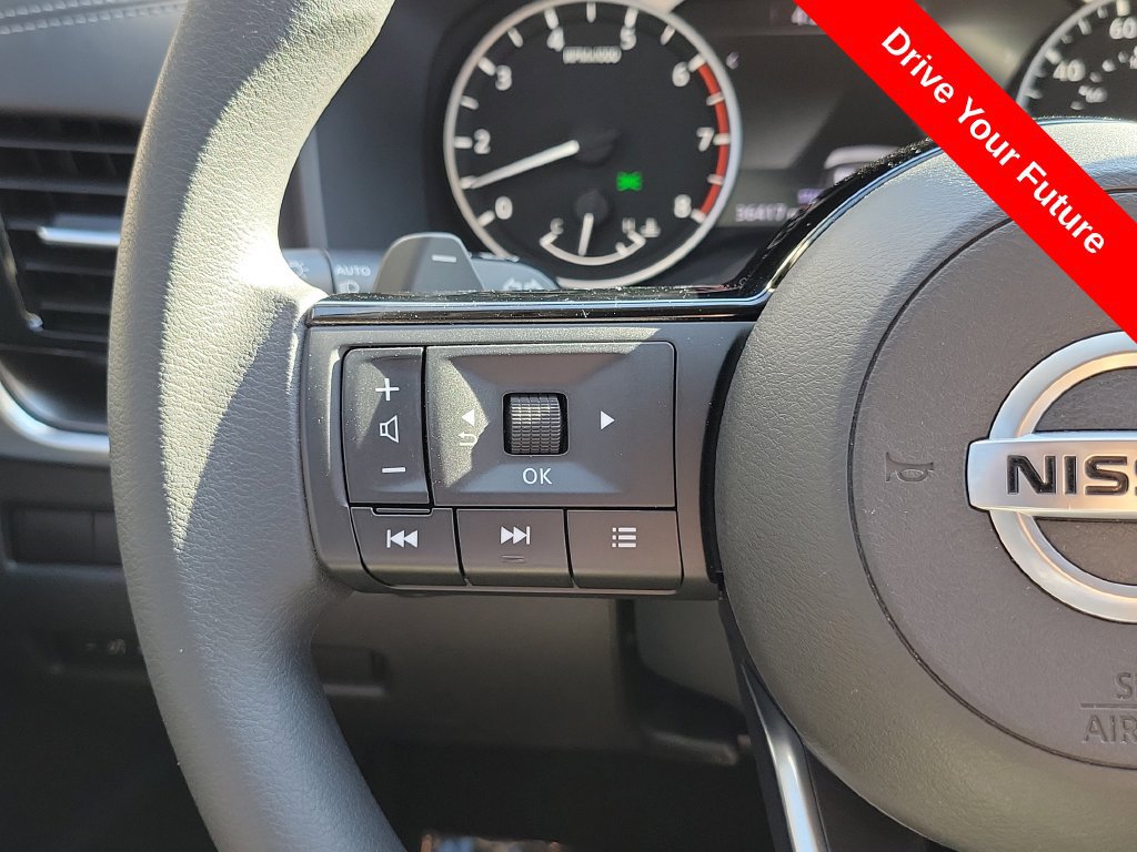 Used 2021 Nissan Rogue SV FWD image 7