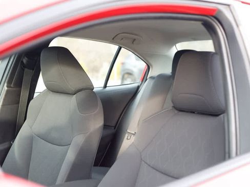 Used 2020 Toyota Corolla LE image 12