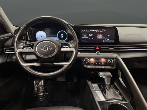 Used 2023 Hyundai Elantra Limited image 5
