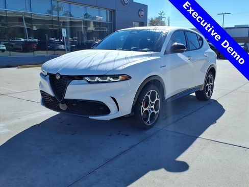 New 2025 Alfa Romeo Tonale Veloce w/ Premium Package image 2