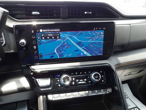 Used 2025 GMC Sierra 2500 AT4 AWD/4WD image 24