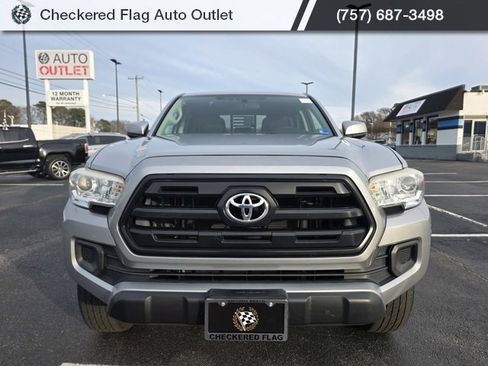 Used 2016 Toyota Tacoma SR image 12