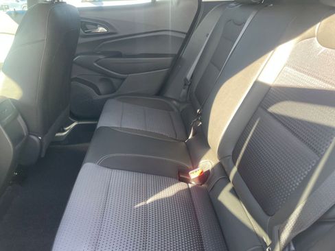 Used 2025 Chevrolet Trax LT image 25